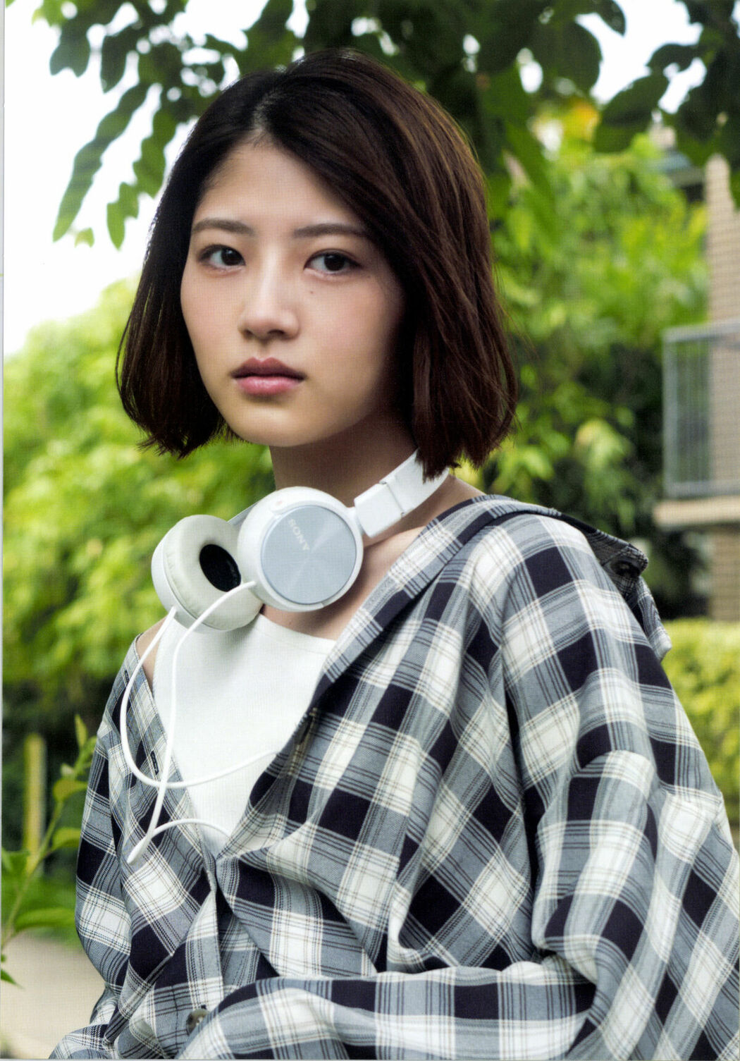 JP Yumi Wakatsuki 若月佑美 – 履きなれない靴を履き潰すまで Part02 (62P)