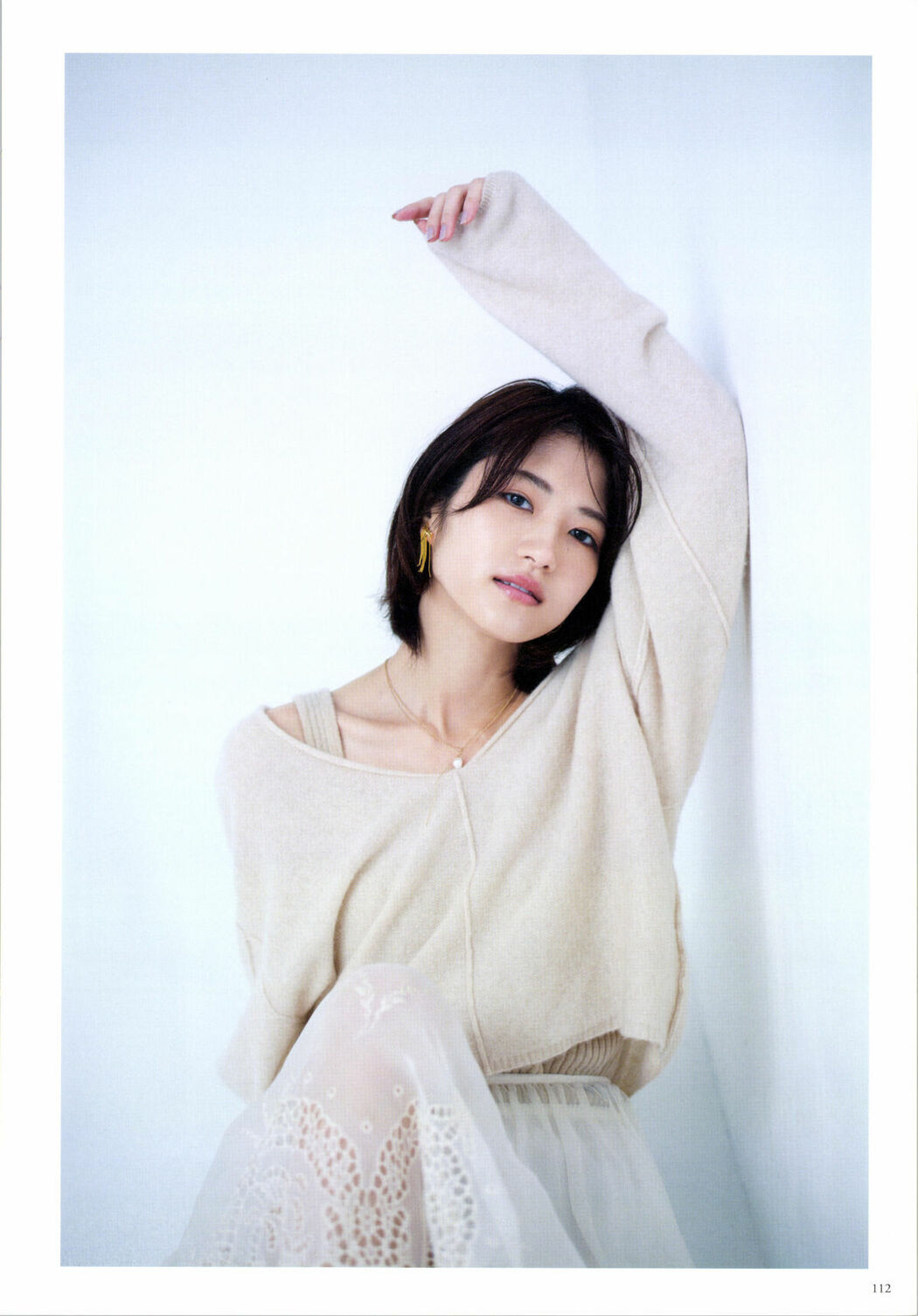 JP Yumi Wakatsuki 若月佑美 – 履きなれない靴を履き潰すまで Part02 (62P)