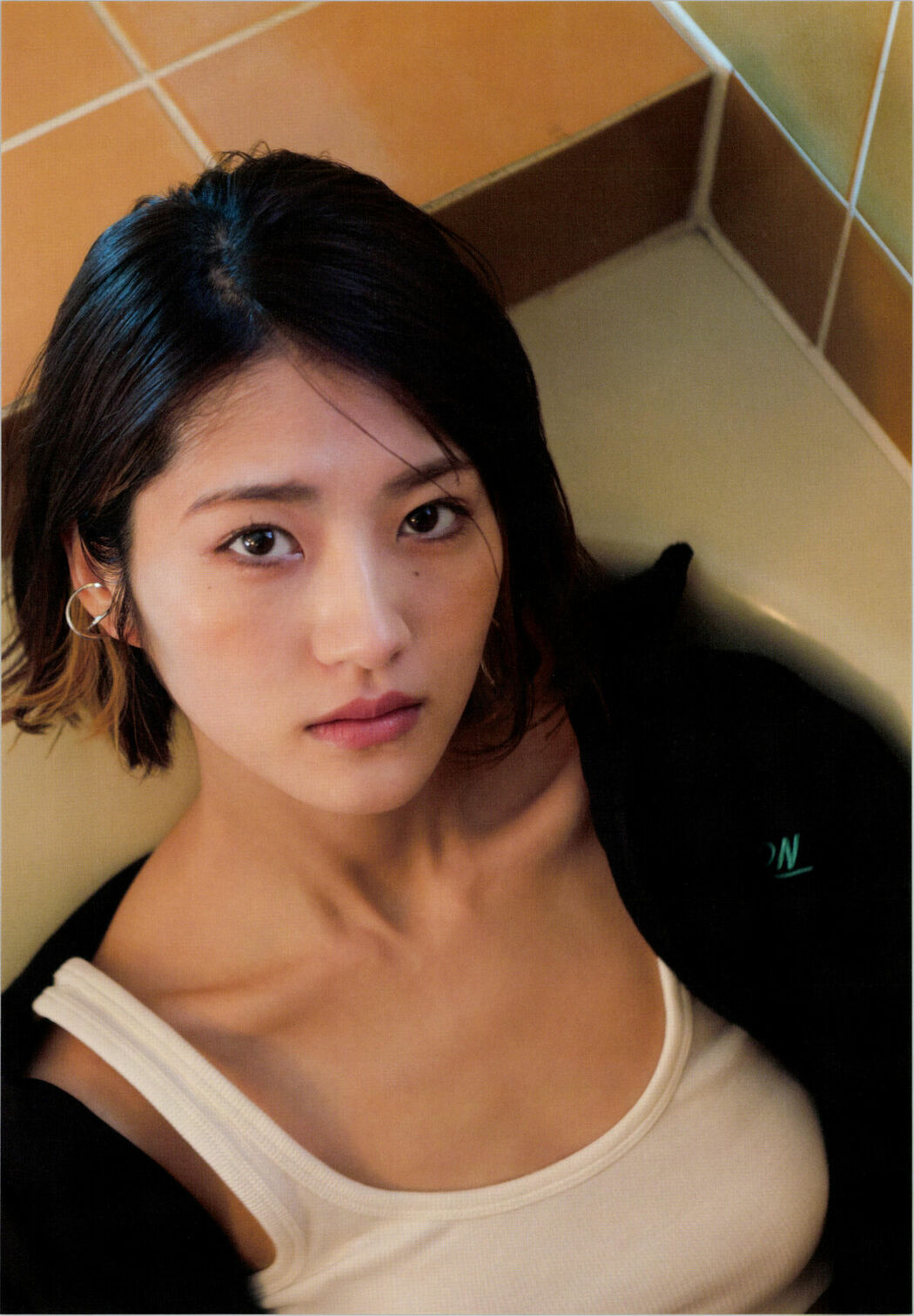 JP Yumi Wakatsuki 若月佑美 – 履きなれない靴を履き潰すまで Part02 (62P)