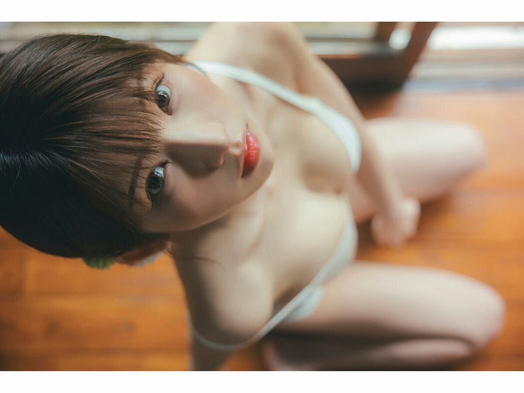 JP Enako えなこ – FLASHデジタル写真集 あの夏の日を覚えてますか (49P)
