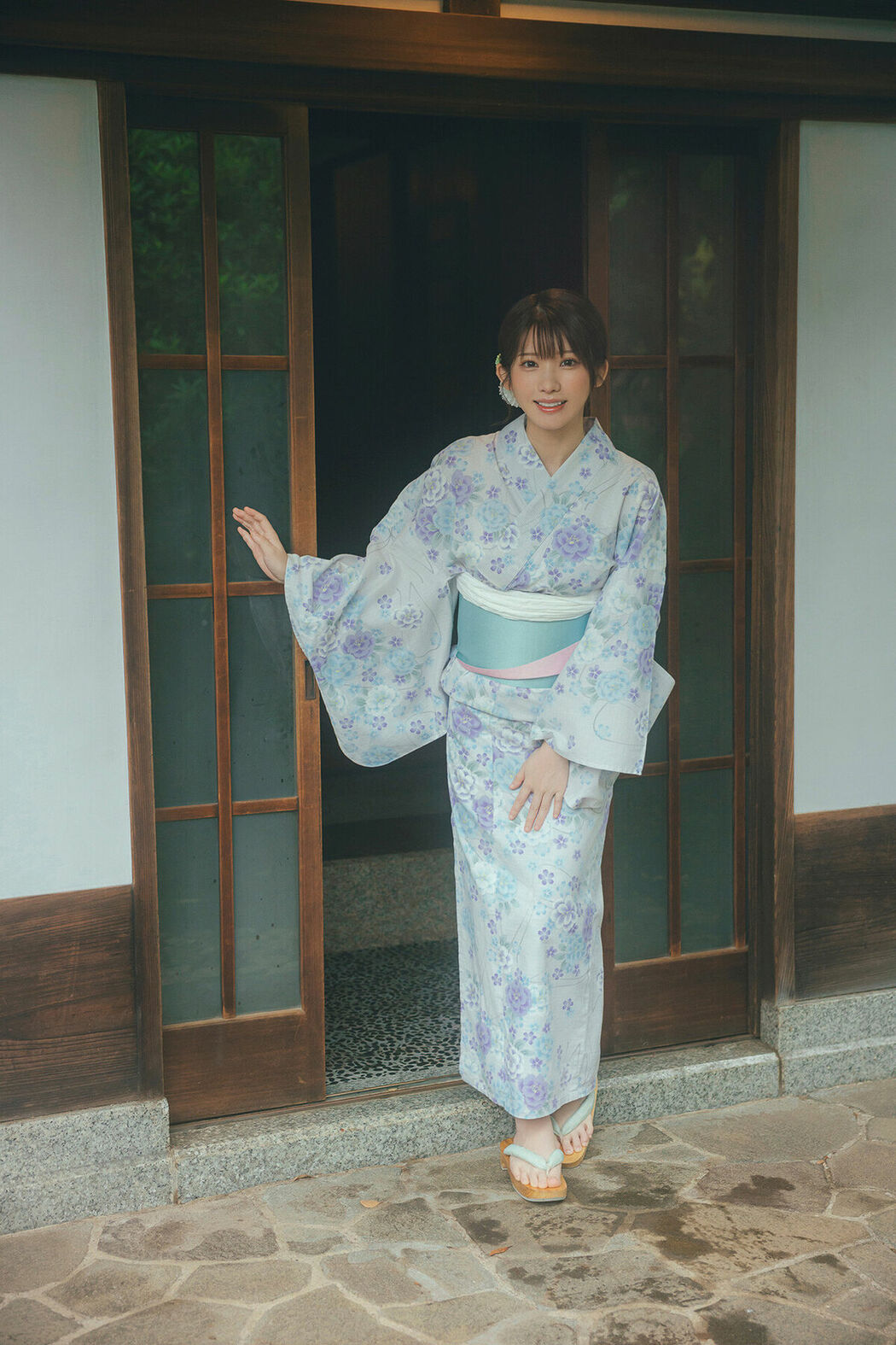 JP Enako えなこ – FLASHデジタル写真集 あの夏の日を覚えてますか (49P)