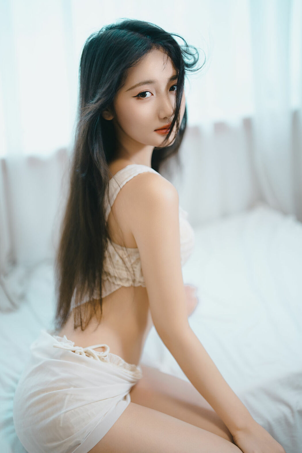 YiTuYu艺图语 Vol.10516 oyee (34P)