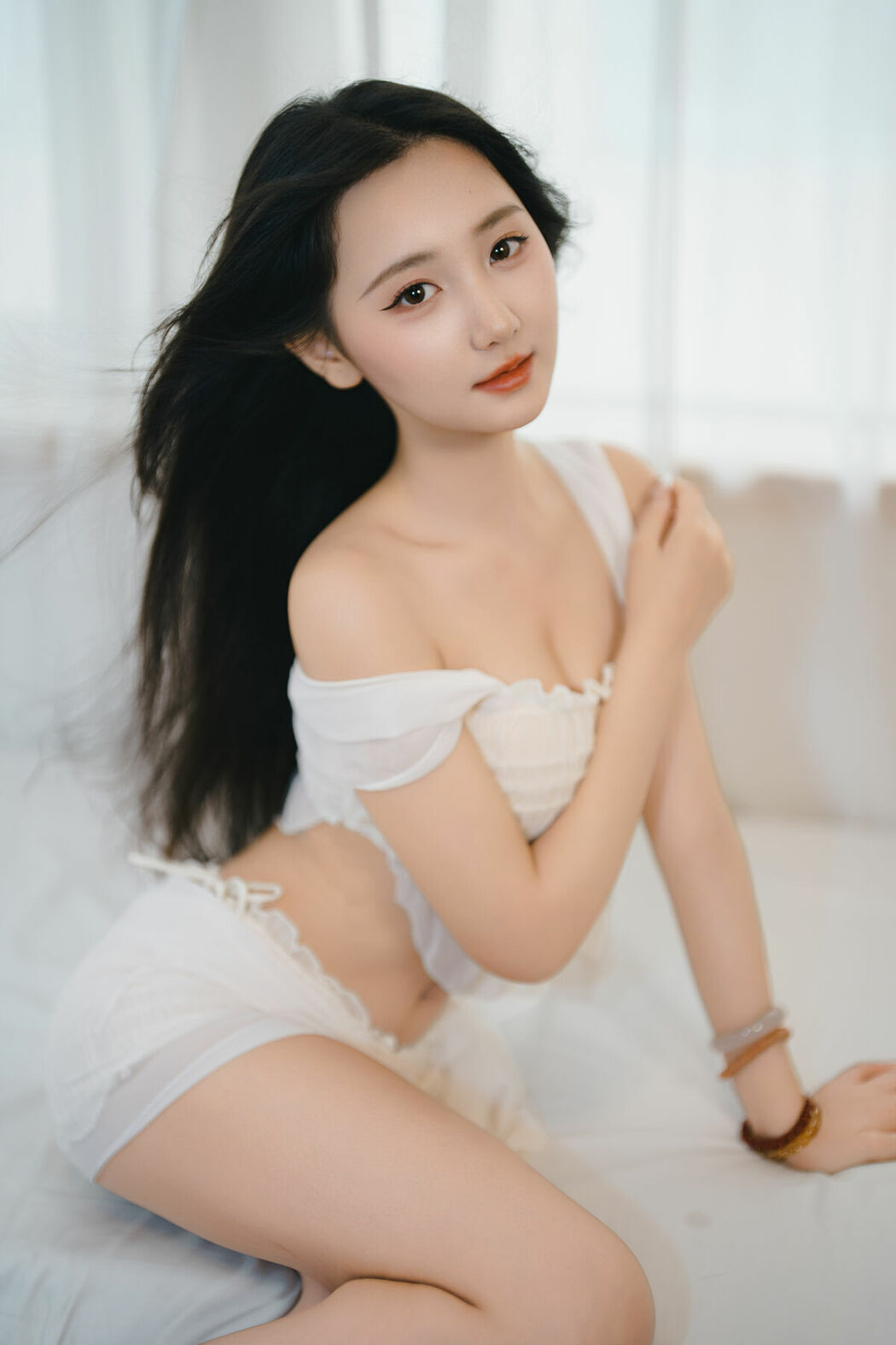 YiTuYu艺图语 Vol.10516 oyee (34P)