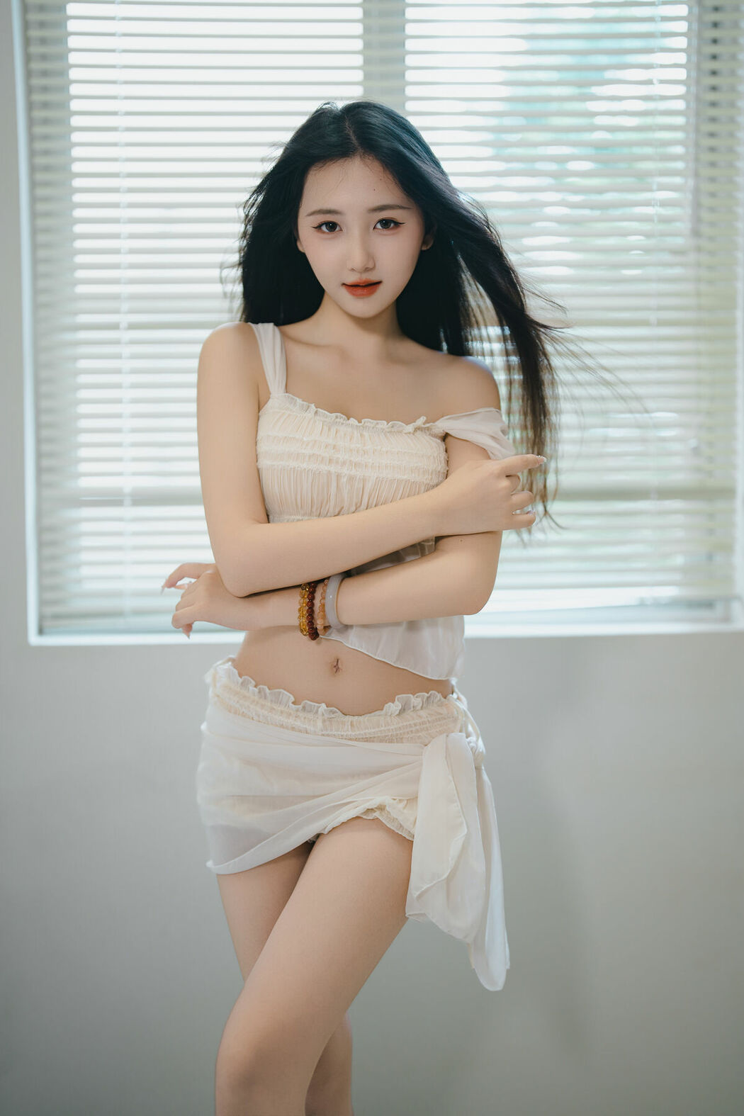 YiTuYu艺图语 Vol.10516 oyee (34P)