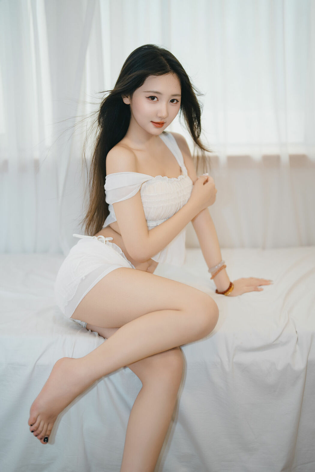 YiTuYu艺图语 Vol.10516 oyee (34P)