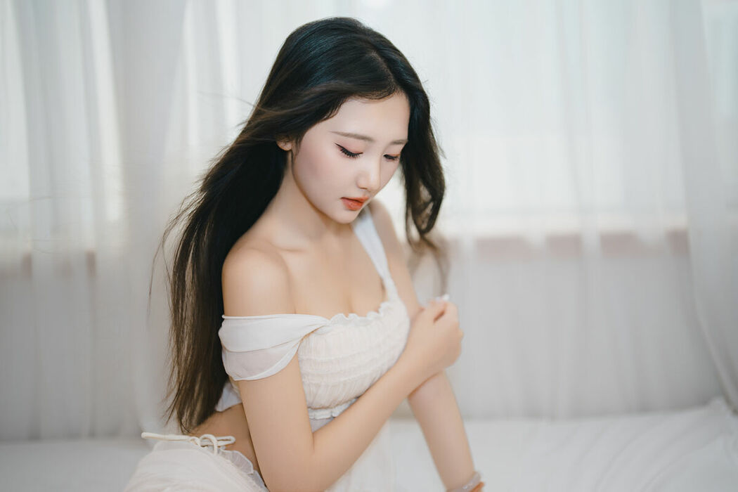 YiTuYu艺图语 Vol.10516 oyee (34P)