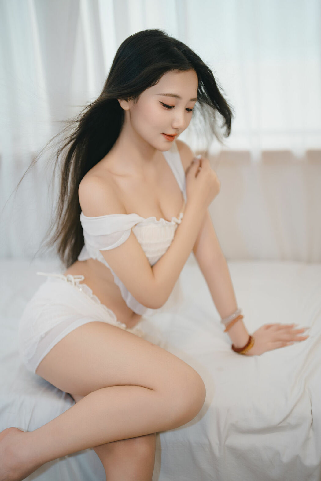 YiTuYu艺图语 Vol.10516 oyee (34P)