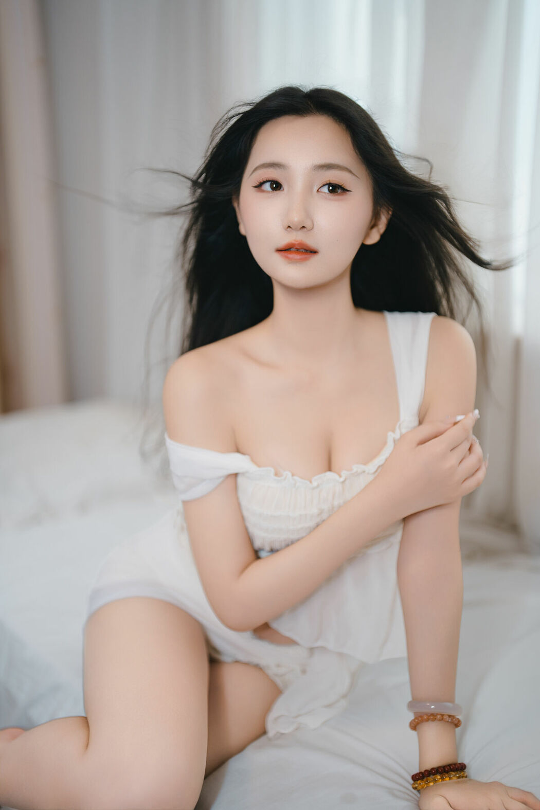 YiTuYu艺图语 Vol.10516 oyee (34P)