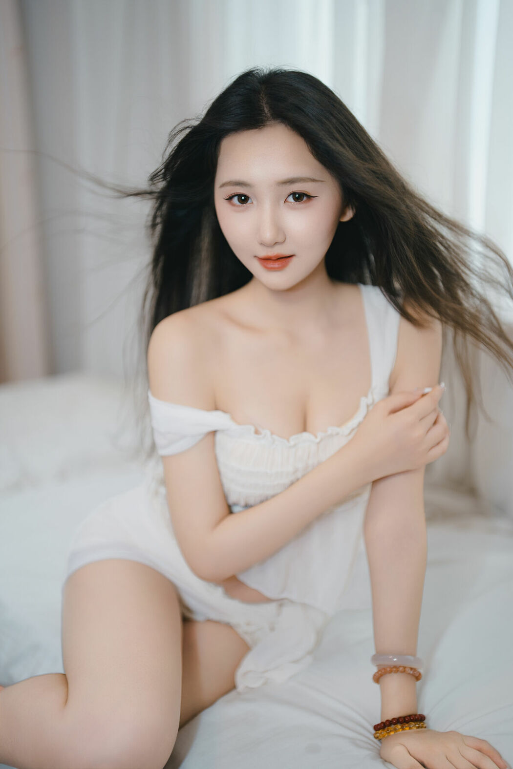 YiTuYu艺图语 Vol.10516 oyee (34P)
