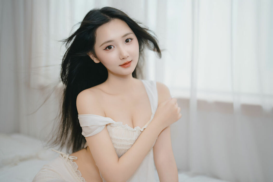 YiTuYu艺图语 Vol.10516 oyee (34P)