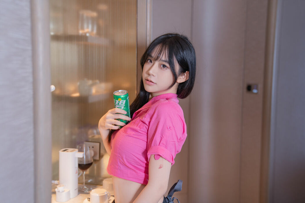 YiTuYu艺图语 Vol.10518 Yi Yuan Tong Xue Jodie (46P)