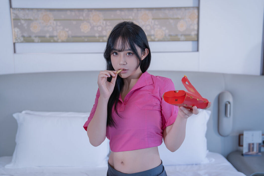 YiTuYu艺图语 Vol.10518 Yi Yuan Tong Xue Jodie (46P)