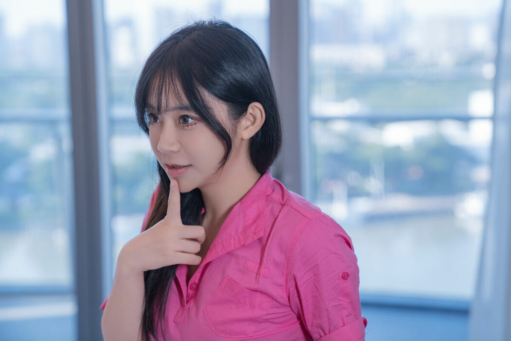 YiTuYu艺图语 Vol.10518 Yi Yuan Tong Xue Jodie (46P)