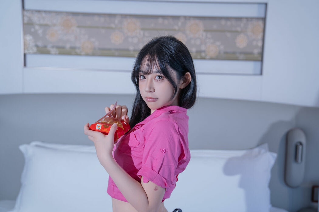 YiTuYu艺图语 Vol.10518 Yi Yuan Tong Xue Jodie (46P)