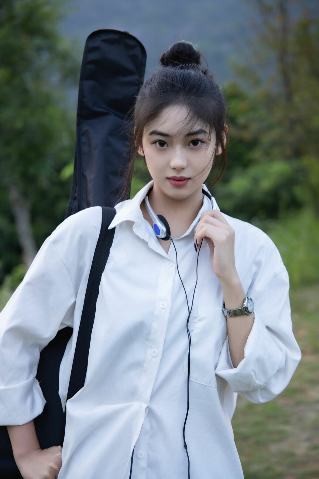YiTuYu艺图语 Vol.10520 Lin Yun Si (18P)