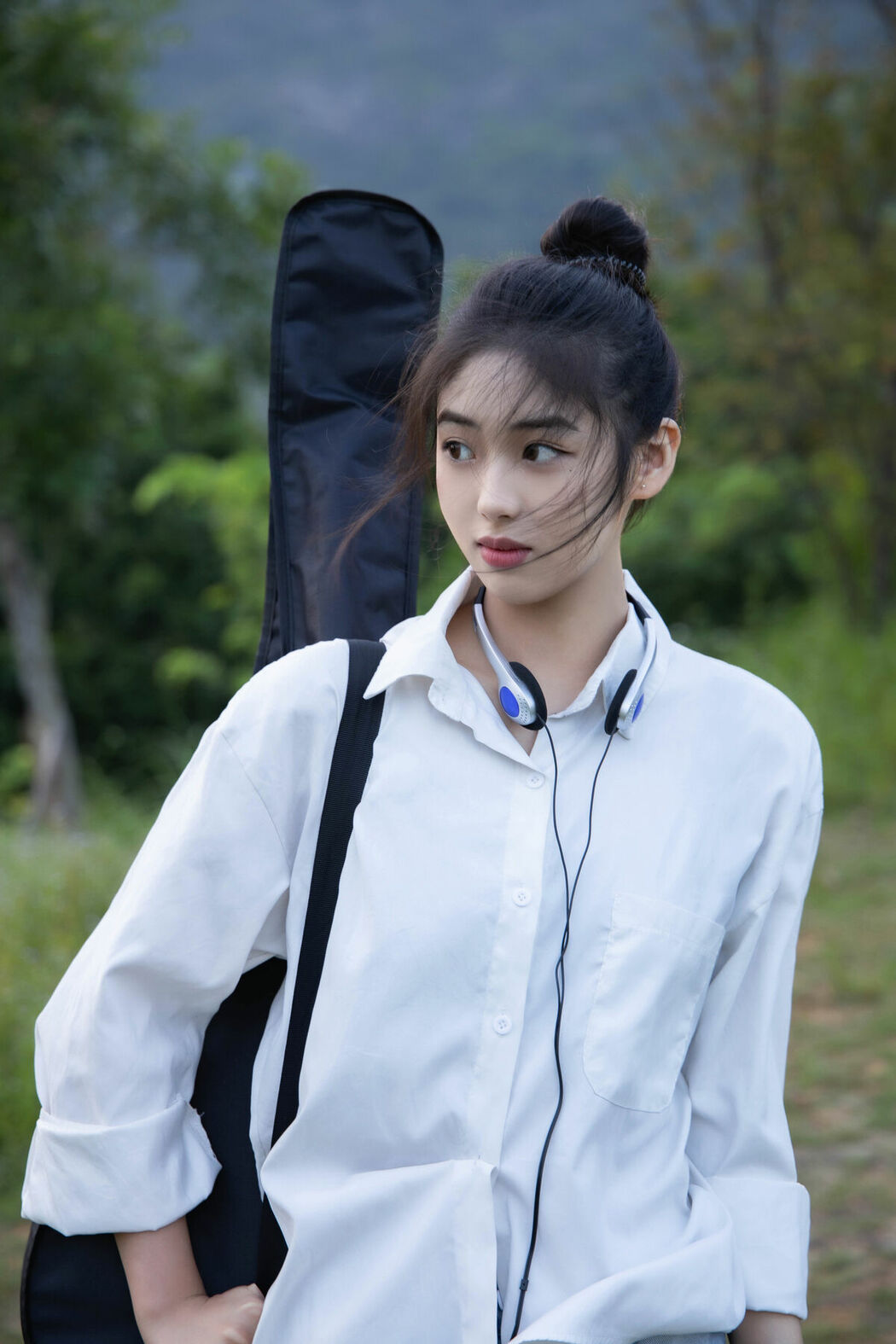 YiTuYu艺图语 Vol.10520 Lin Yun Si (18P)