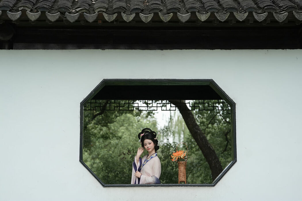 YiTuYu艺图语 Vol.10526 Qi Qi (51P)