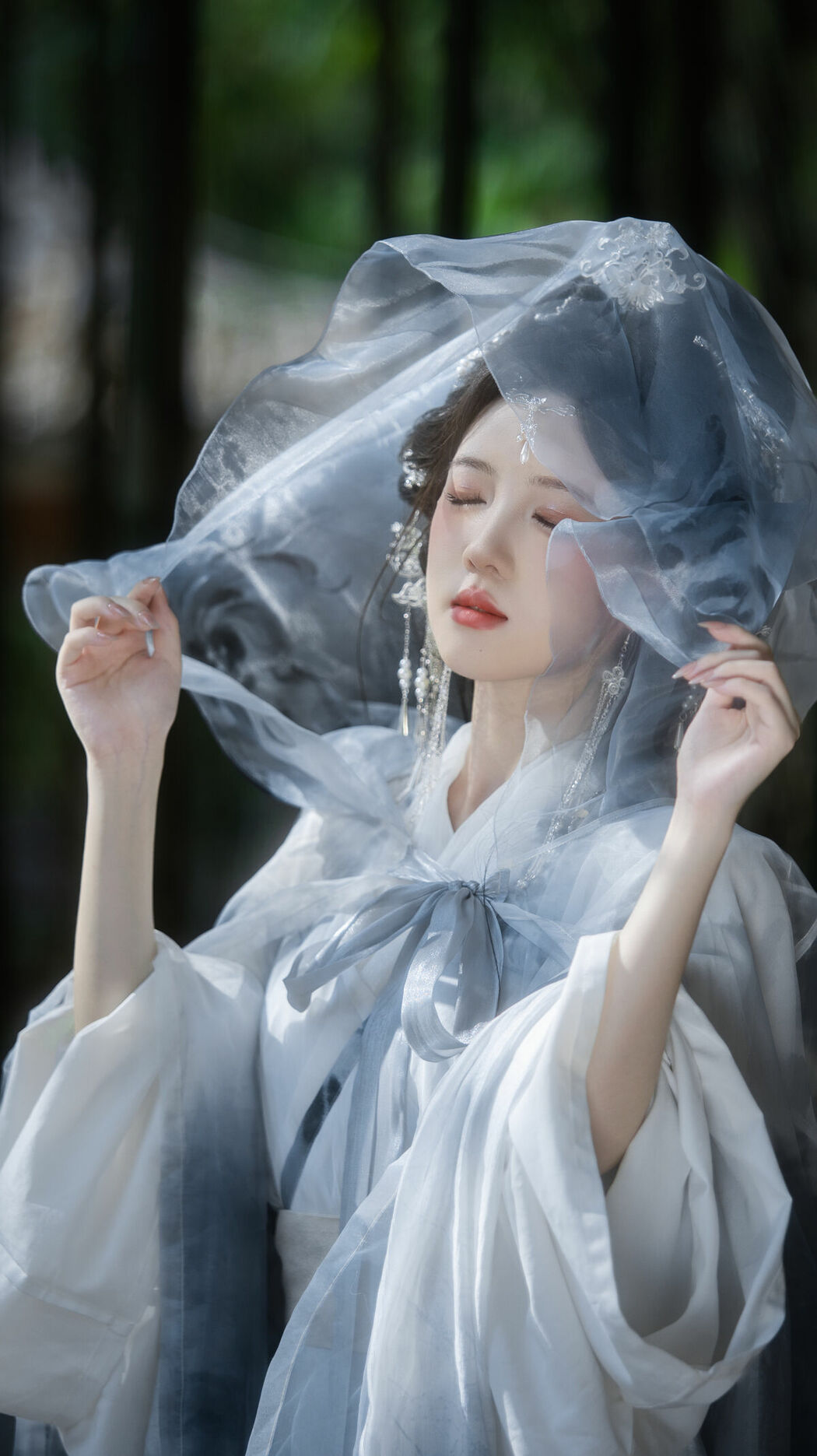 YiTuYu艺图语 Vol.10525 Yi Ming (11P)