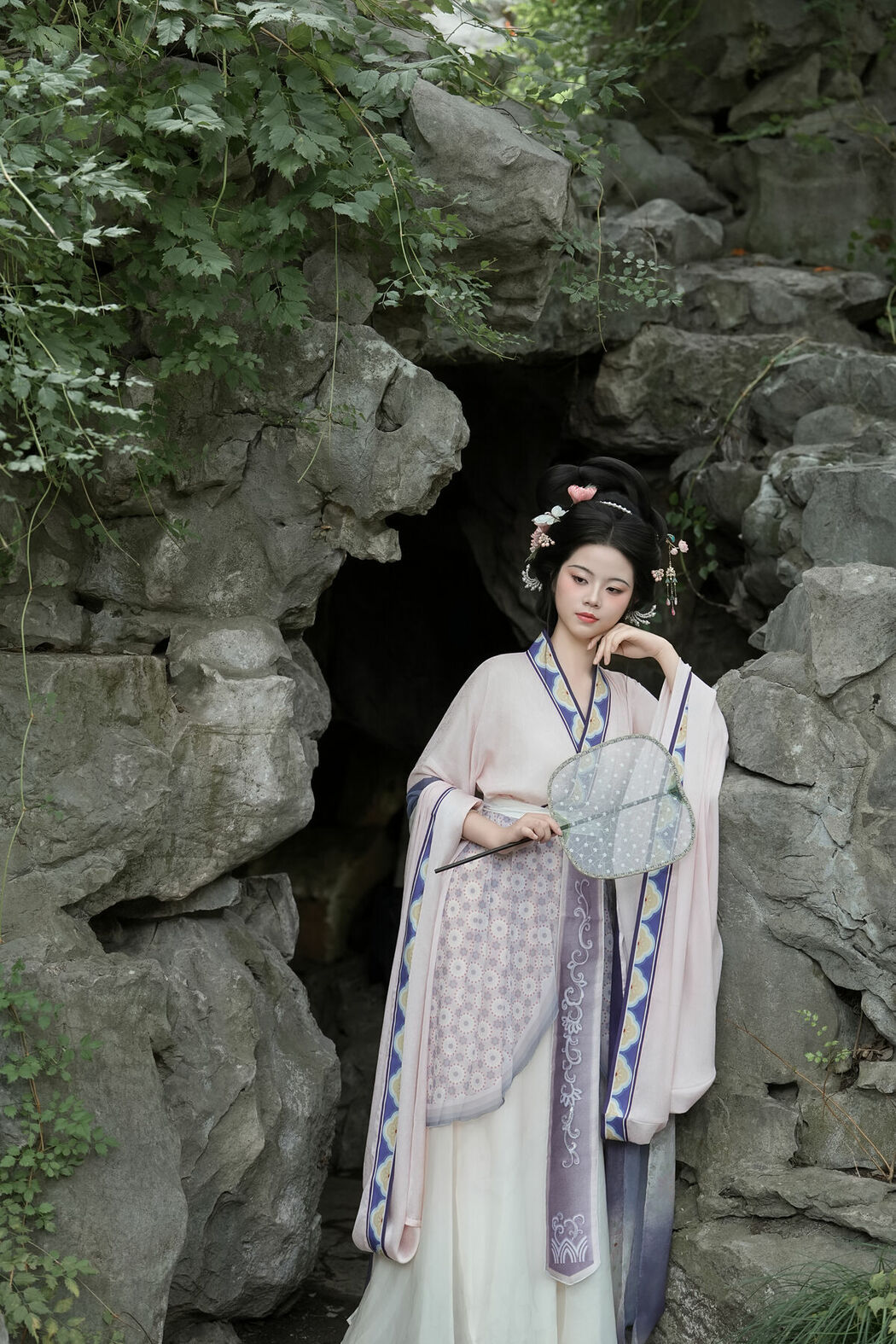 YiTuYu艺图语 Vol.10526 Qi Qi (51P)