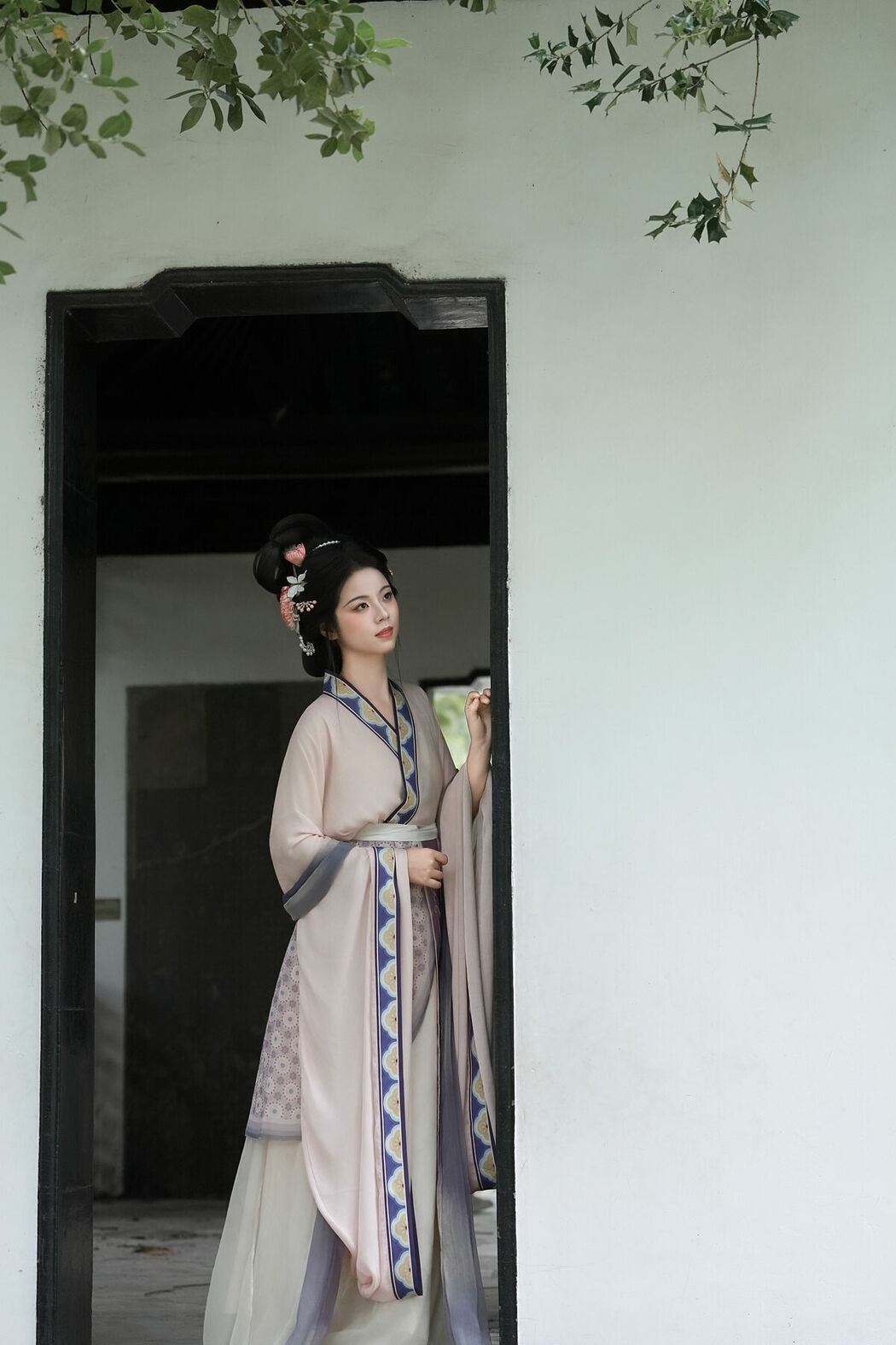 YiTuYu艺图语 Vol.10526 Qi Qi (51P)