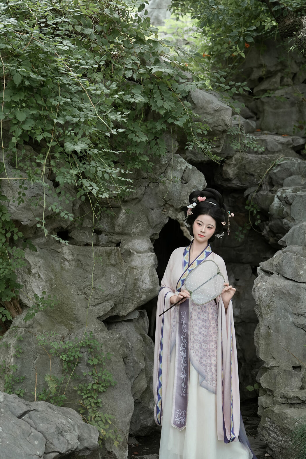 YiTuYu艺图语 Vol.10526 Qi Qi (51P)