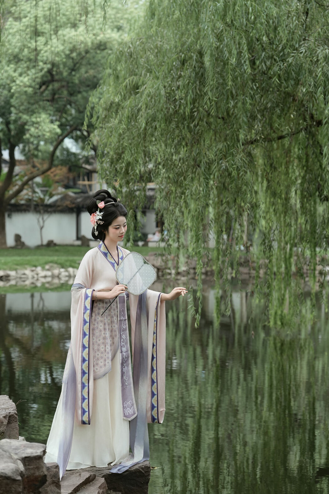 YiTuYu艺图语 Vol.10526 Qi Qi (51P)