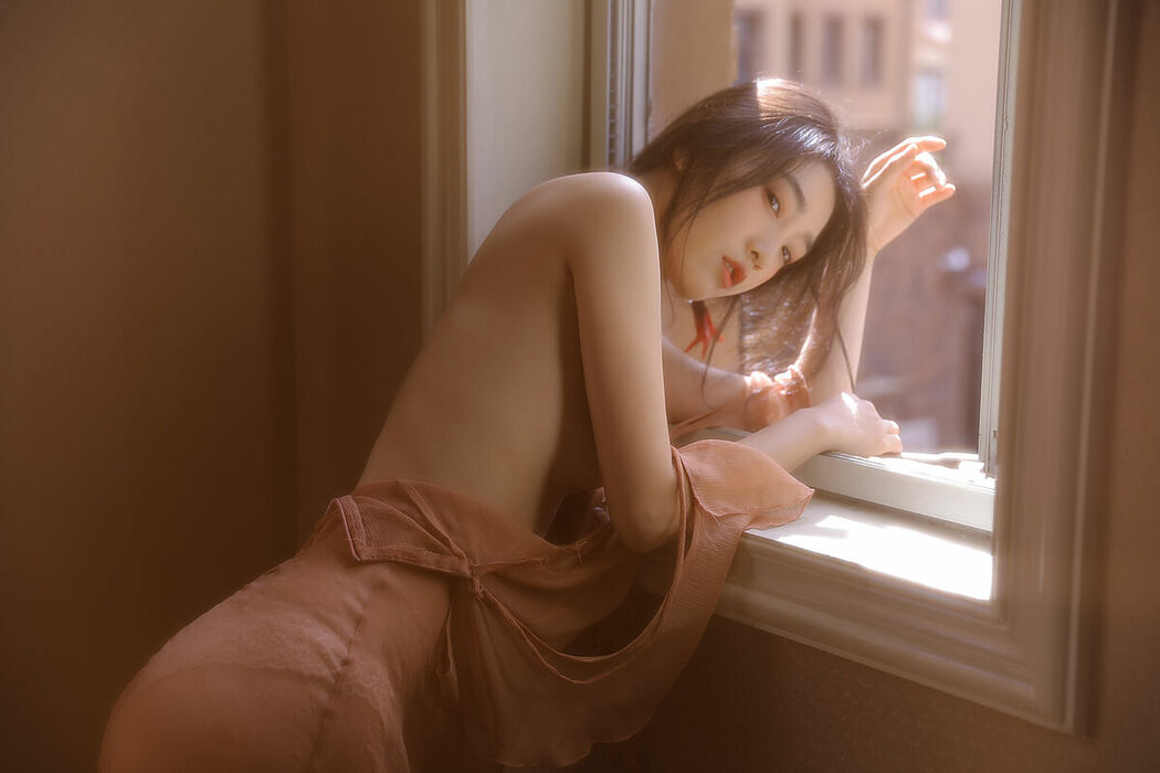 YiTuYu艺图语 Vol.10523 Guo Rong Di Hai Jiao (11P)