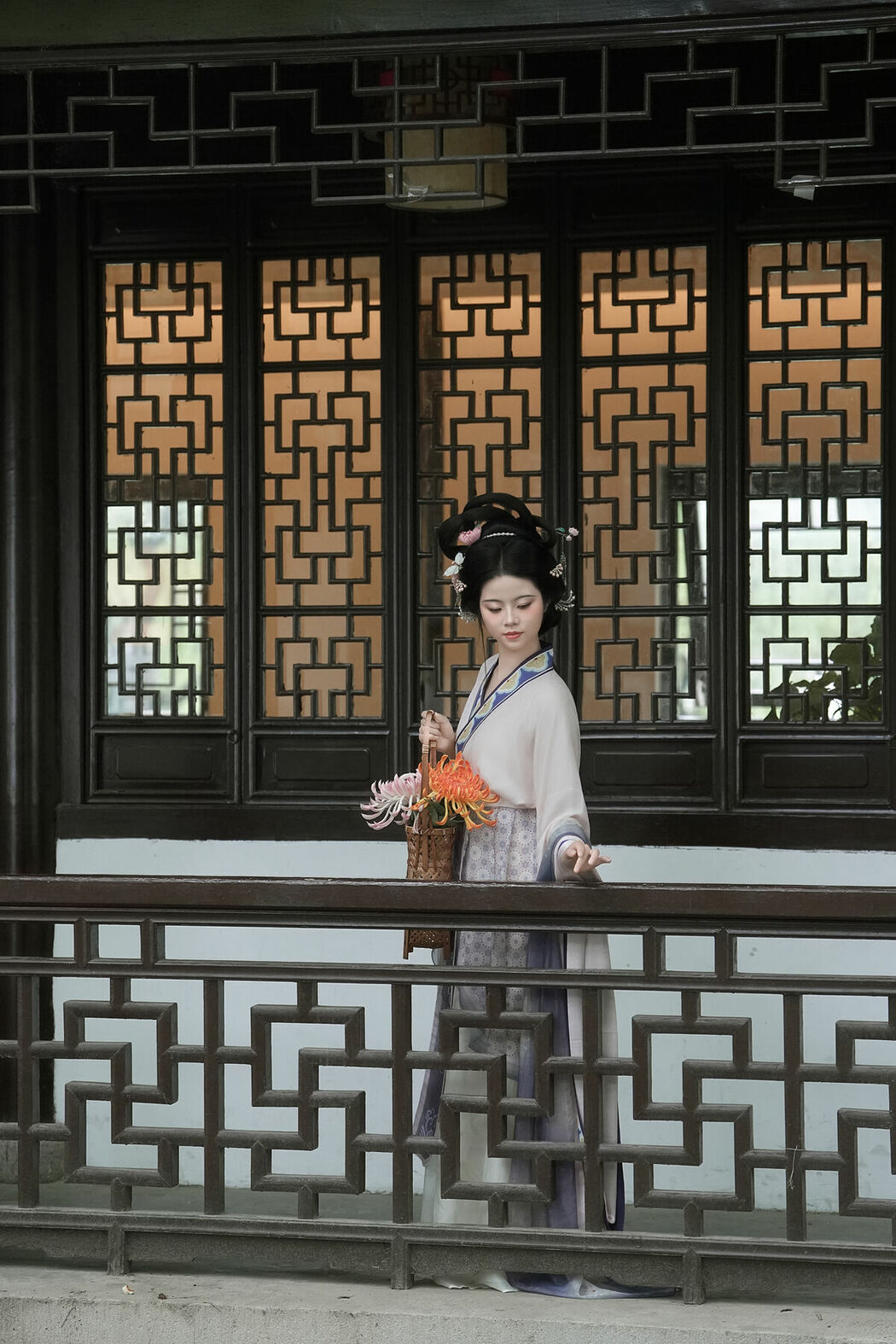 YiTuYu艺图语 Vol.10526 Qi Qi (51P)
