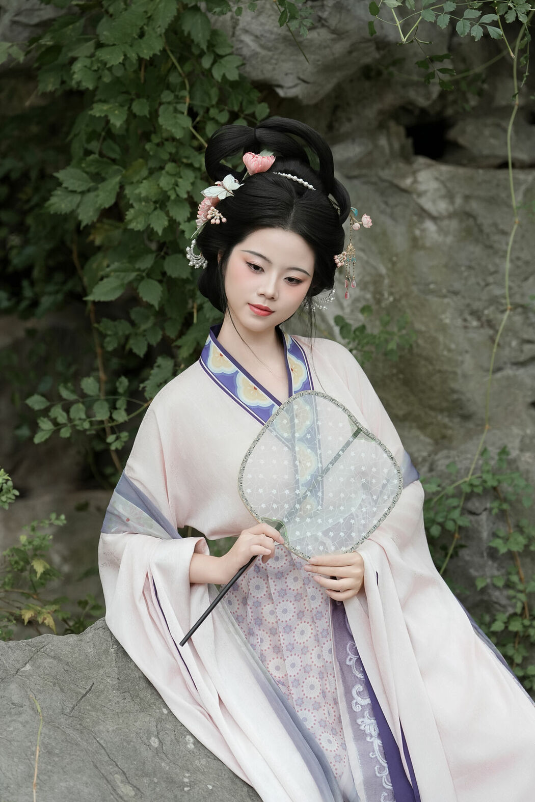 YiTuYu艺图语 Vol.10526 Qi Qi (51P)
