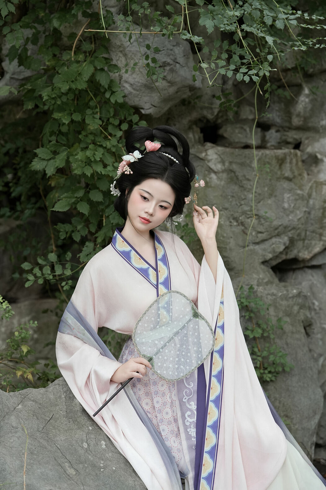 YiTuYu艺图语 Vol.10526 Qi Qi (51P)