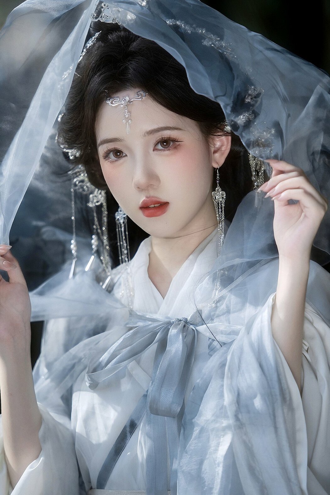 YiTuYu艺图语 Vol.10525 Yi Ming (11P) Cover Photo