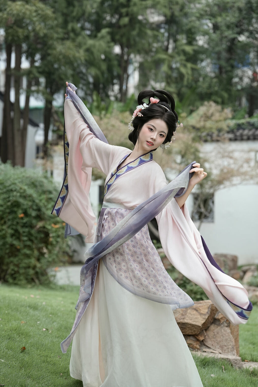 YiTuYu艺图语 Vol.10526 Qi Qi (51P)