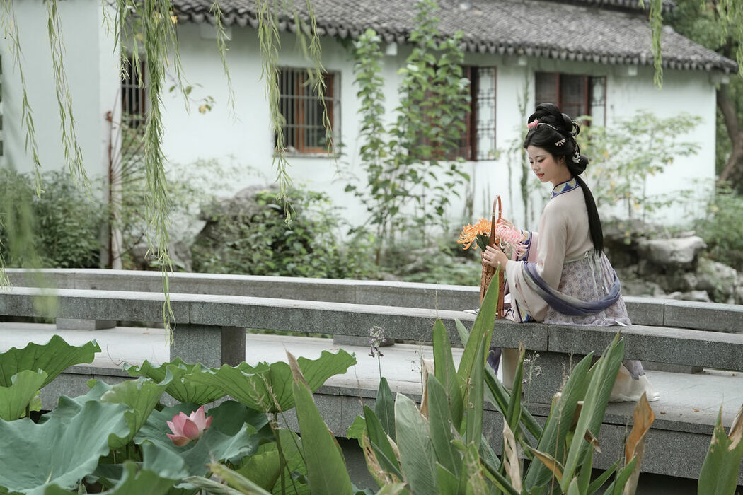 YiTuYu艺图语 Vol.10526 Qi Qi (51P)
