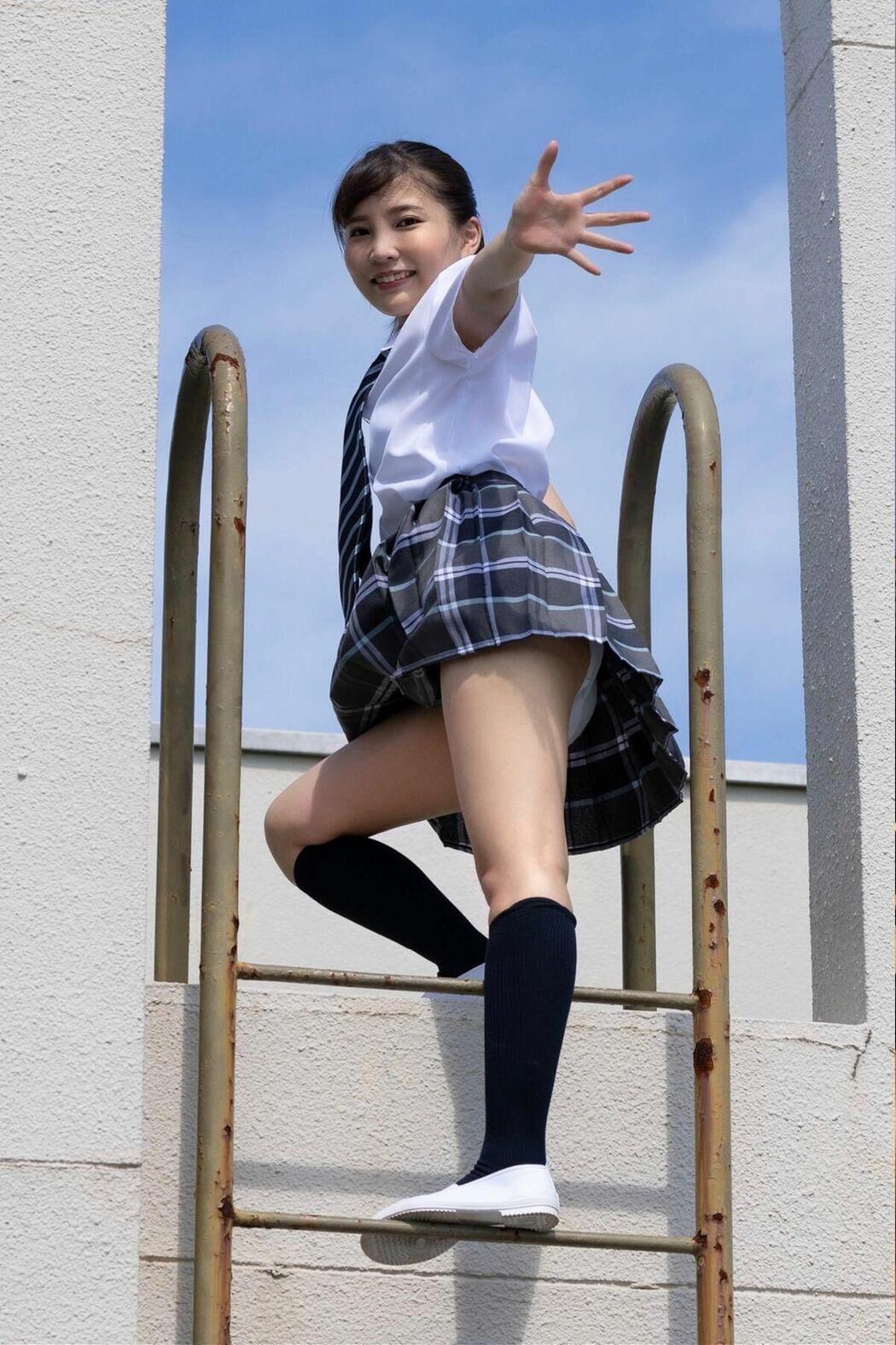 JP PANCHIRA – 全編制服パンチラ写真集 02 (105P)