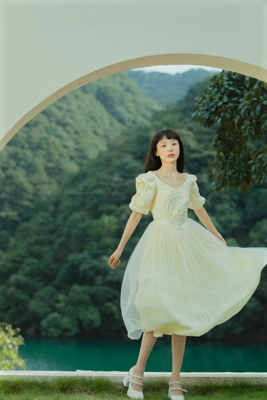 YiTuYu艺图语 Vol.10528 Jia Yue (33P)