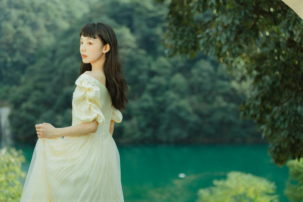 YiTuYu艺图语 Vol.10528 Jia Yue (33P)