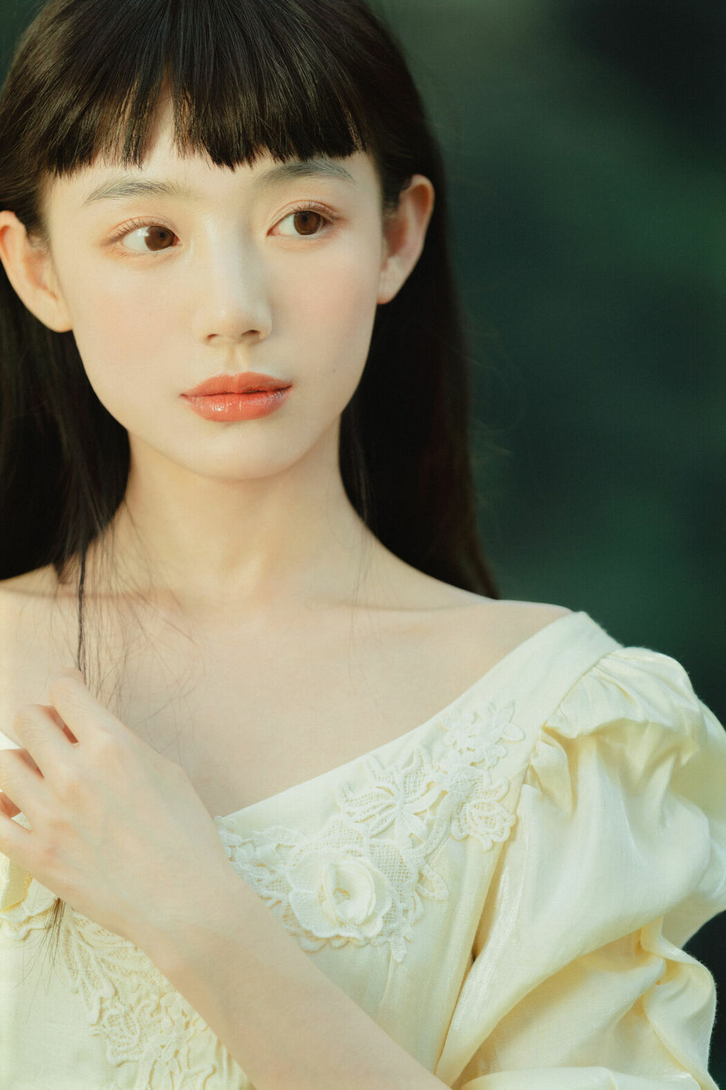 YiTuYu艺图语 Vol.10528 Jia Yue (33P)