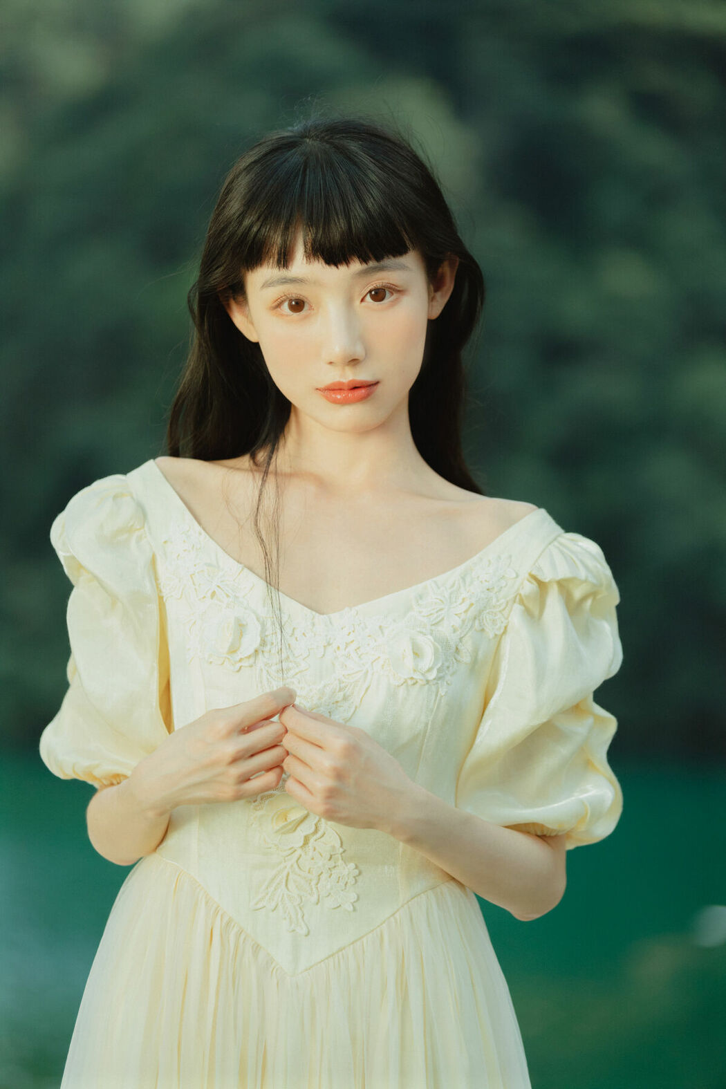 YiTuYu艺图语 Vol.10528 Jia Yue (33P)