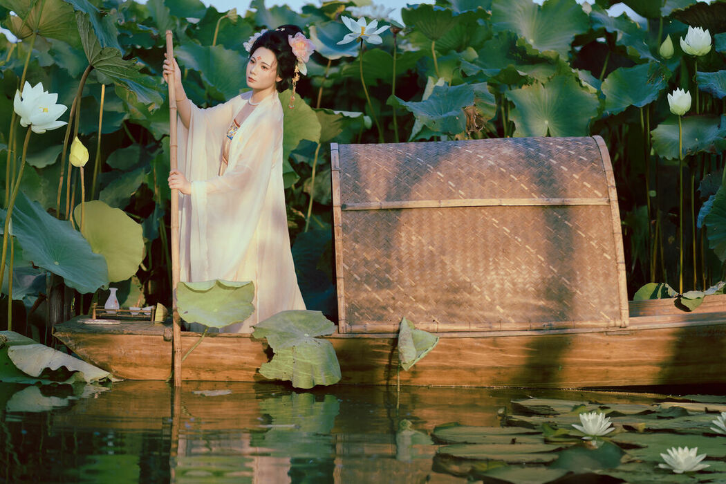 YiTuYu艺图语 Vol.10530 Mu Ye Yu Zhi Bo Bo Cai (19P)