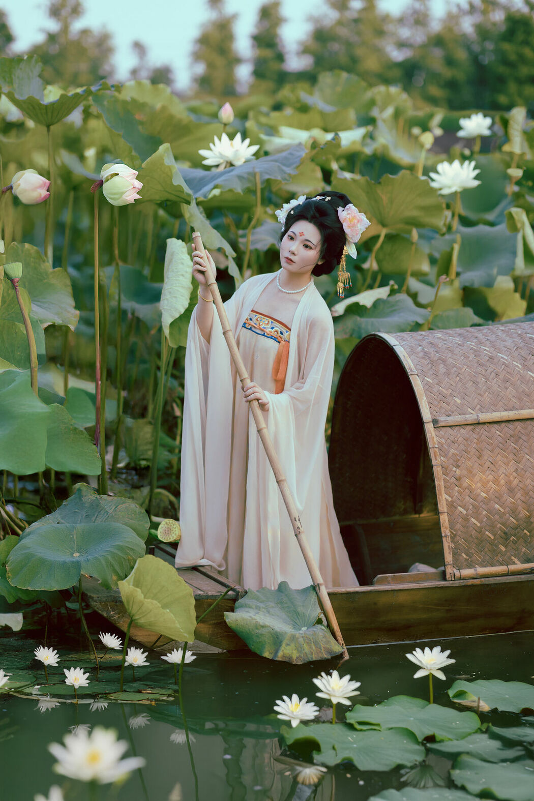YiTuYu艺图语 Vol.10530 Mu Ye Yu Zhi Bo Bo Cai (19P)