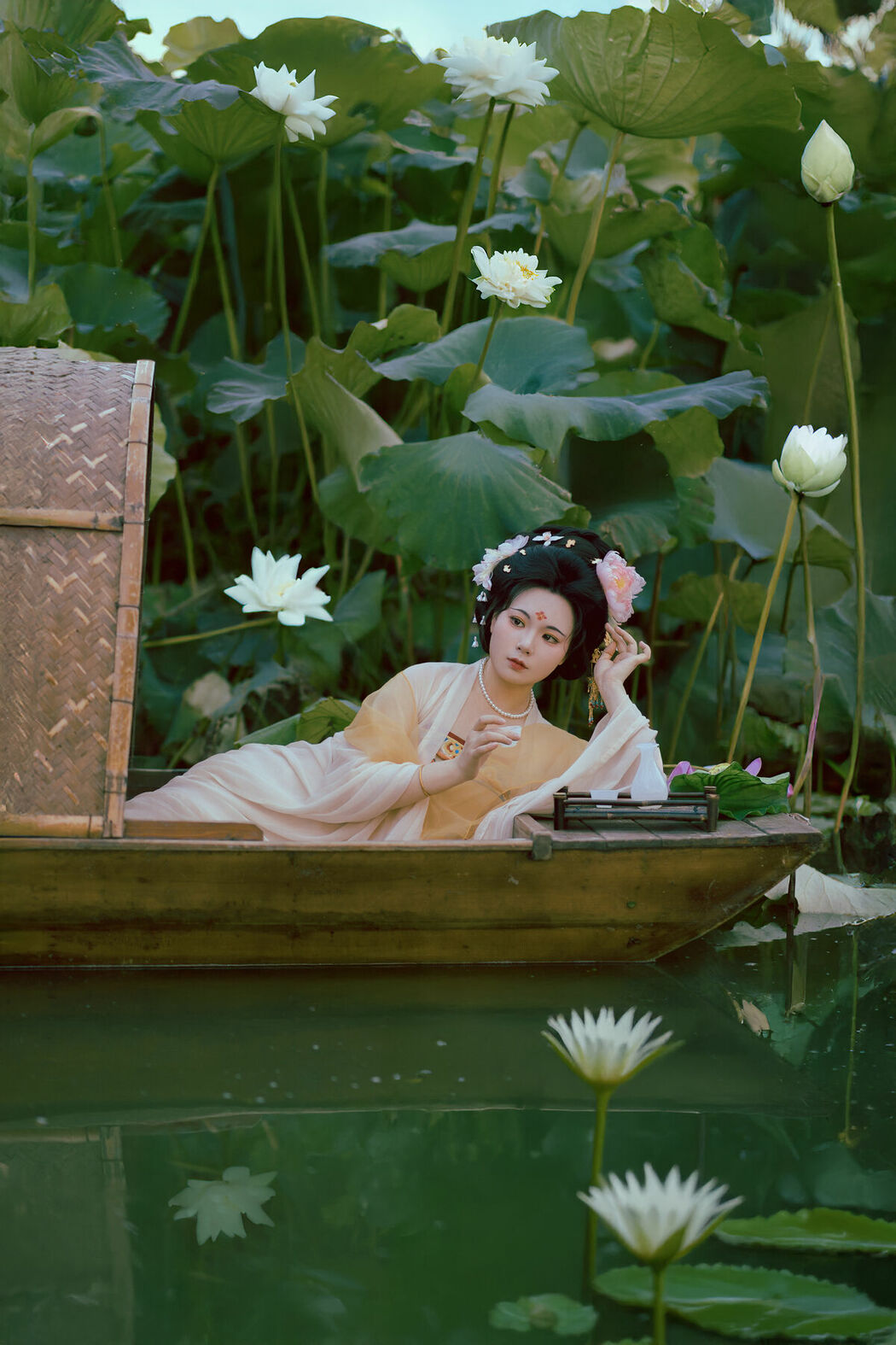 YiTuYu艺图语 Vol.10530 Mu Ye Yu Zhi Bo Bo Cai (19P)