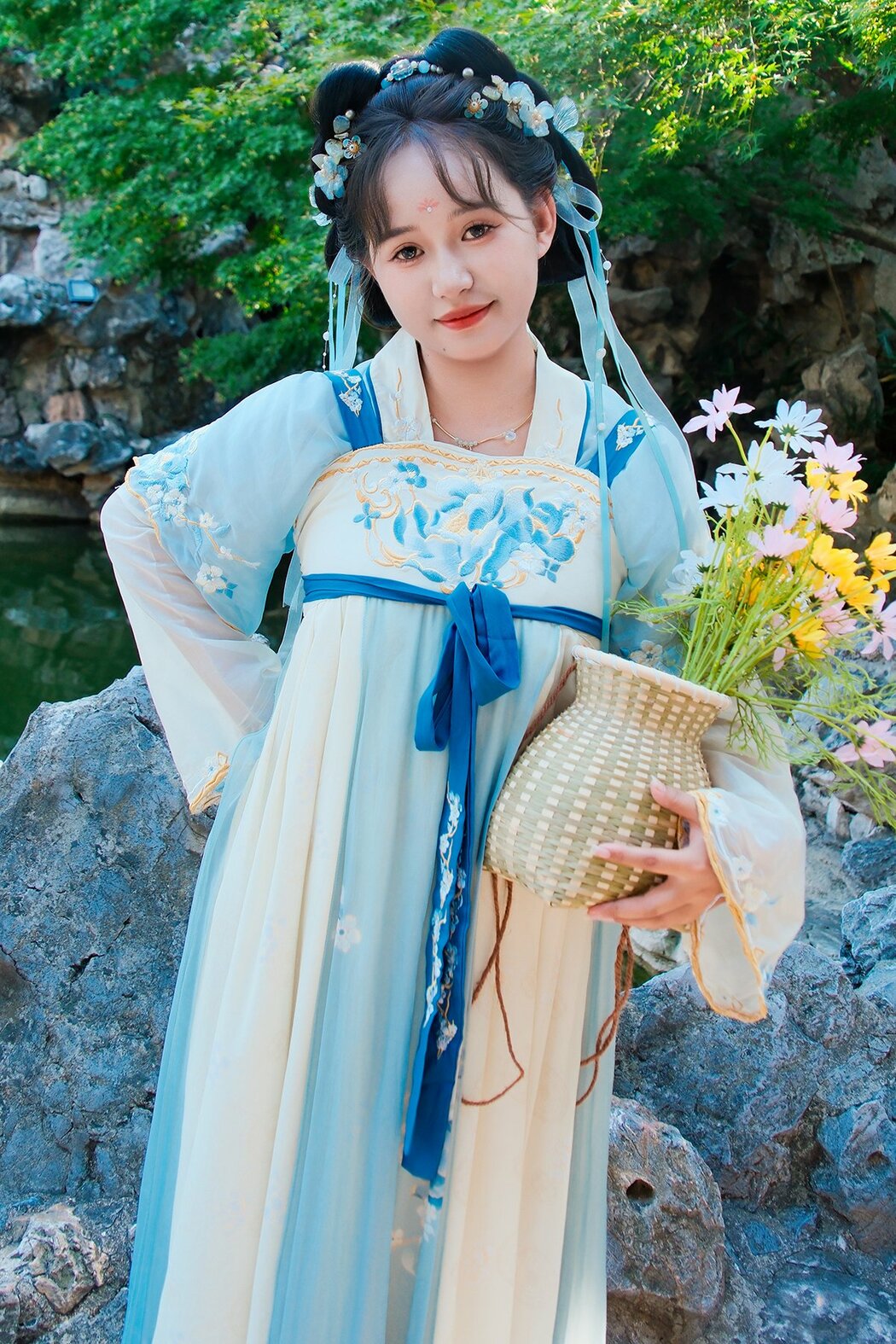 YiTuYu艺图语 Vol.10536 Yi Ming (10P) Cover Photo