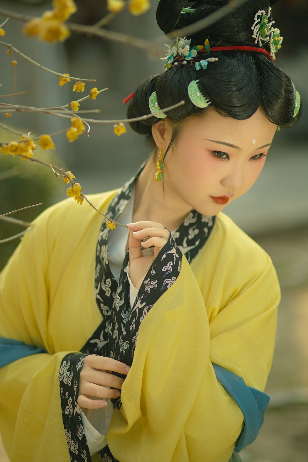 YiTuYu艺图语 Vol.10539 Liu Qi Qi (22P) Cover Photo