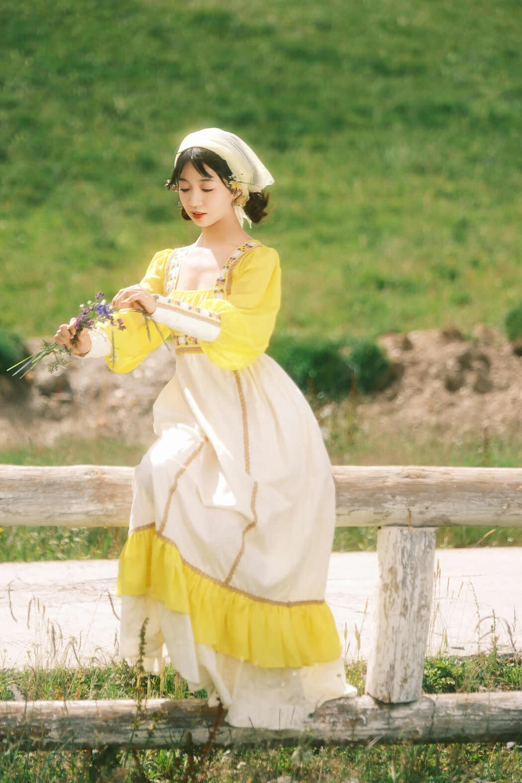 YiTuYu艺图语 Vol.10540 Ting Ting (16P)