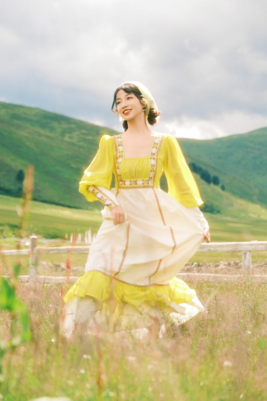 YiTuYu艺图语 Vol.10540 Ting Ting (16P)