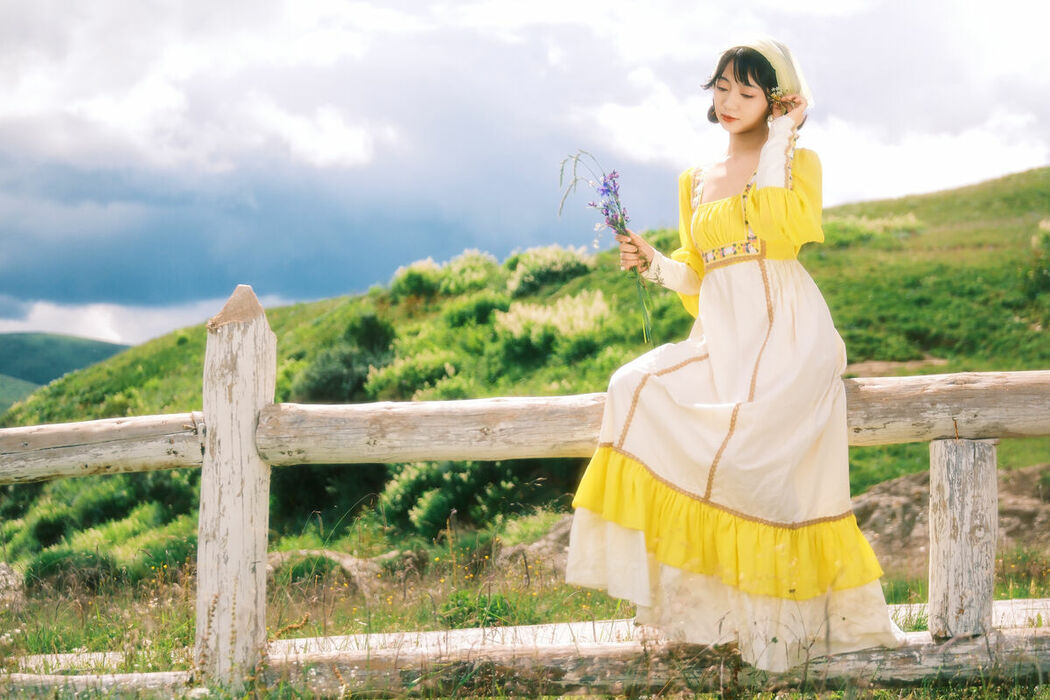 YiTuYu艺图语 Vol.10540 Ting Ting (16P)