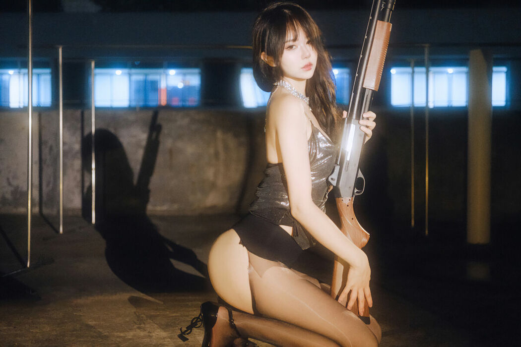 Coser@Tina很妖孽呀 – 夜色连衣裙 (38P)