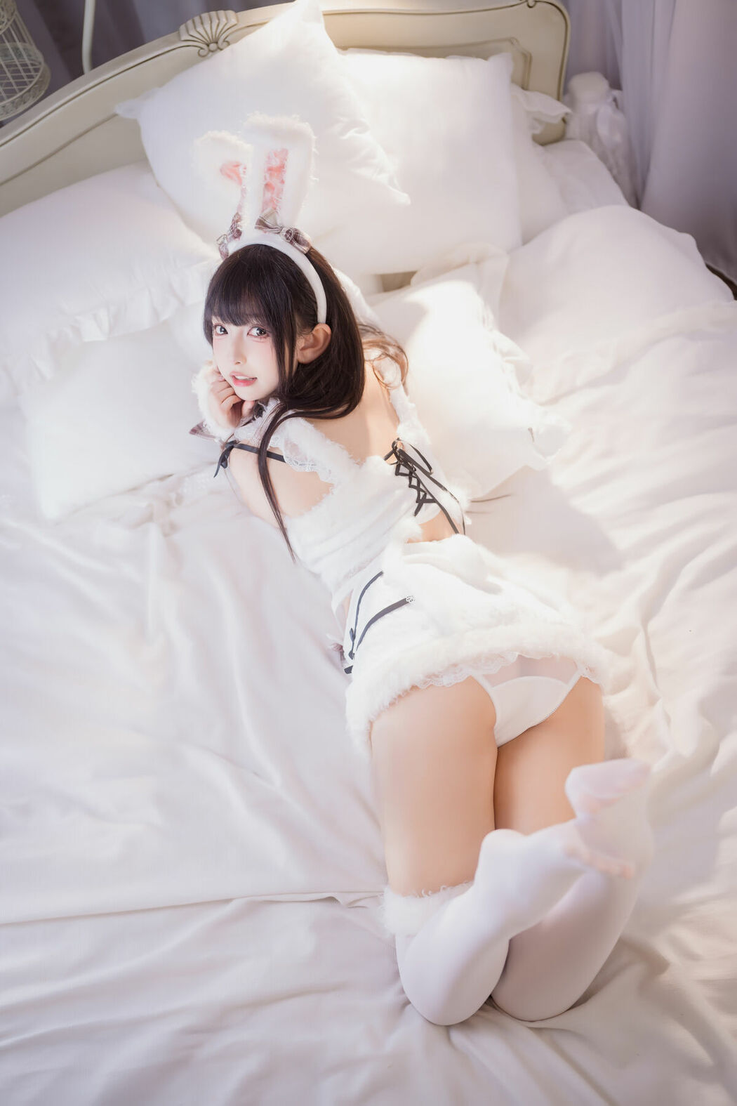 Coser@神楽坂真冬 – 毛绒白兔 (76P)
