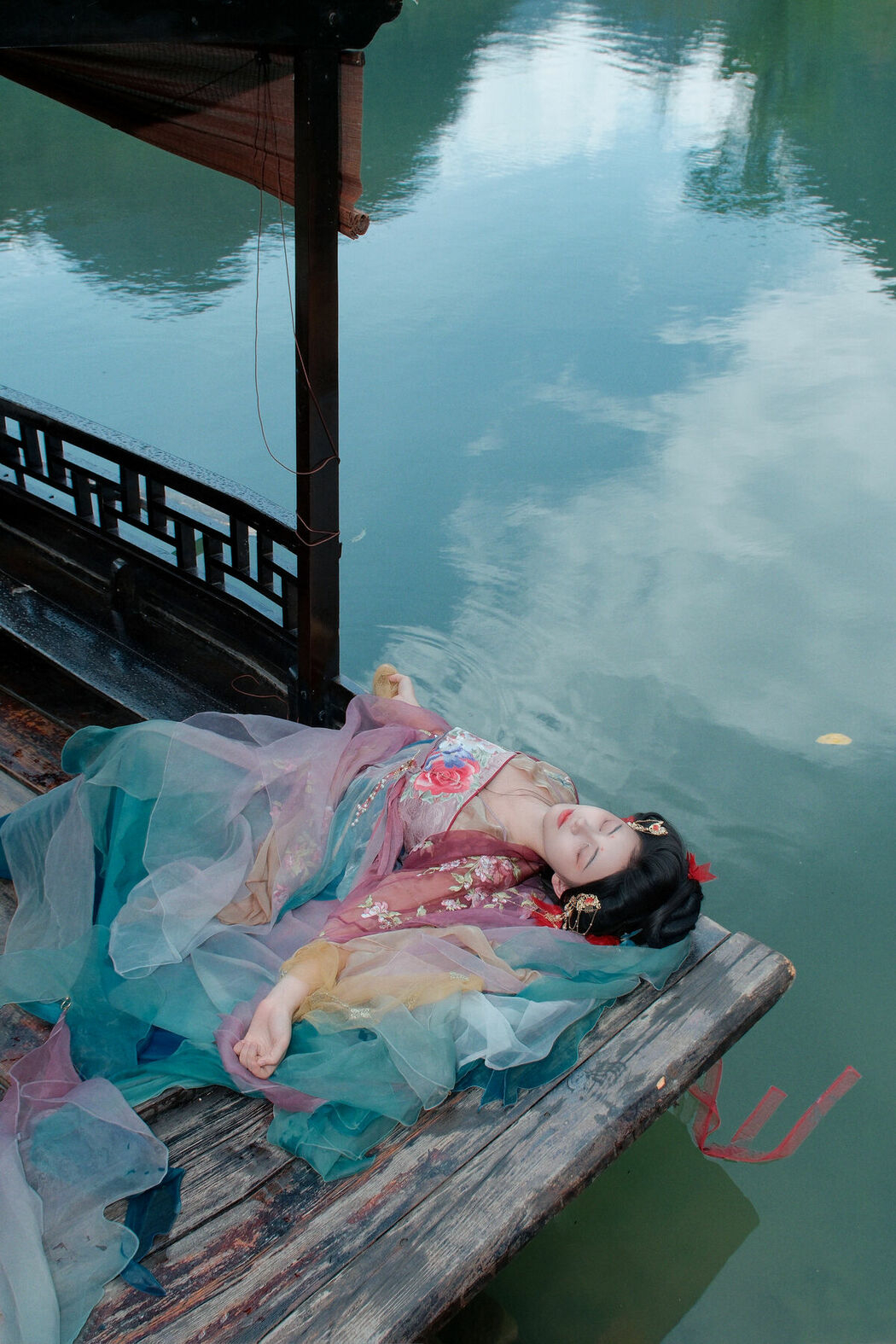 YiTuYu艺图语 Vol.10541 Yi Xin (28P)