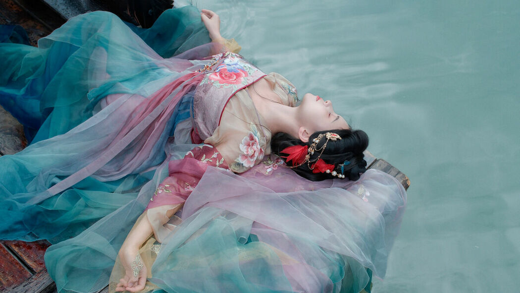 YiTuYu艺图语 Vol.10541 Yi Xin (28P)